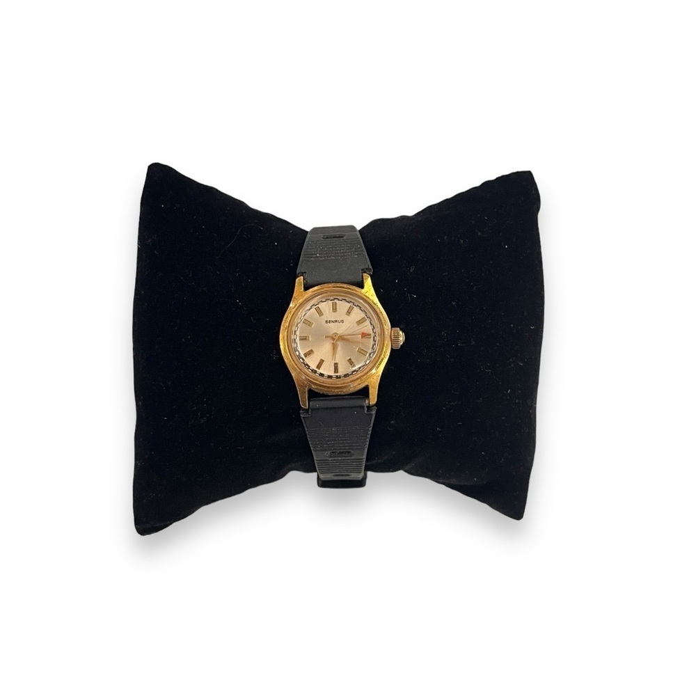 Vintage Benrus Small Ladies Wristwatch